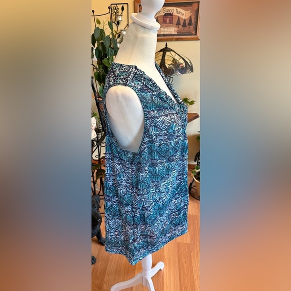 Vintage White Stag Womens Sleeveless Blue Floral Top XL Polyester Lightweight - Picture 4 of 13